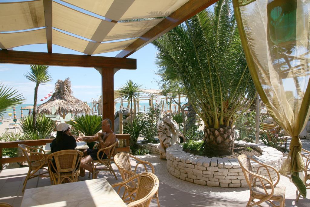 Oasi Beach Hotel Vieste Extérieur photo